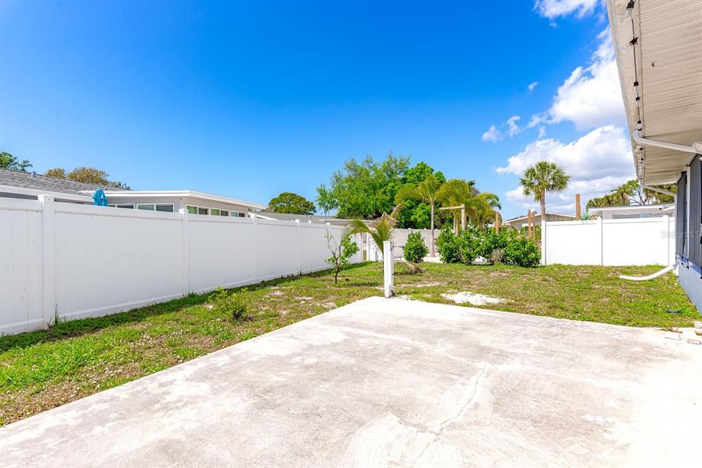 Recently Sold: $369,000 (2 beds, 2 baths, 1541 Square Feet)