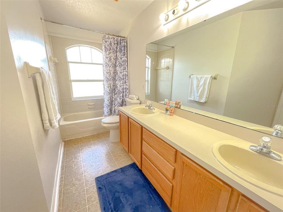 Недавно арендовано: $3,200 (4 спален, 2 ванн, 2401 Квадратных фут)