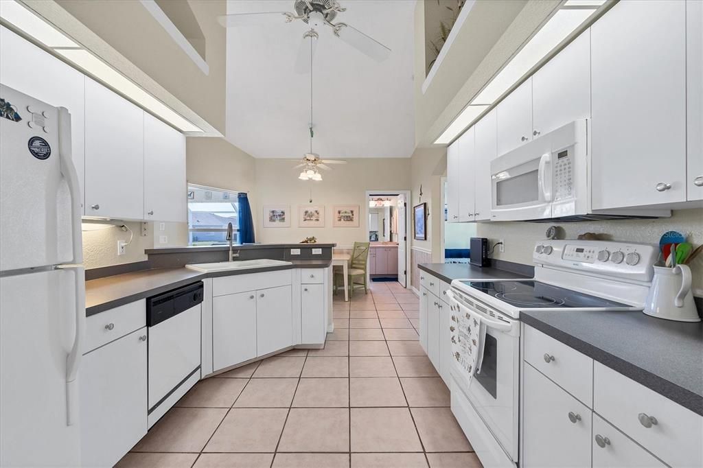 Recently Sold: $390,000 (3 beds, 2 baths, 1533 Square Feet)