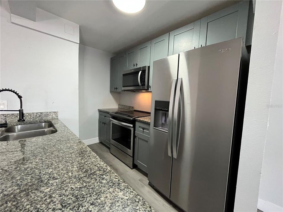 Recently Rented: $1,499 (1 beds, 1 baths, 595 Square Feet)