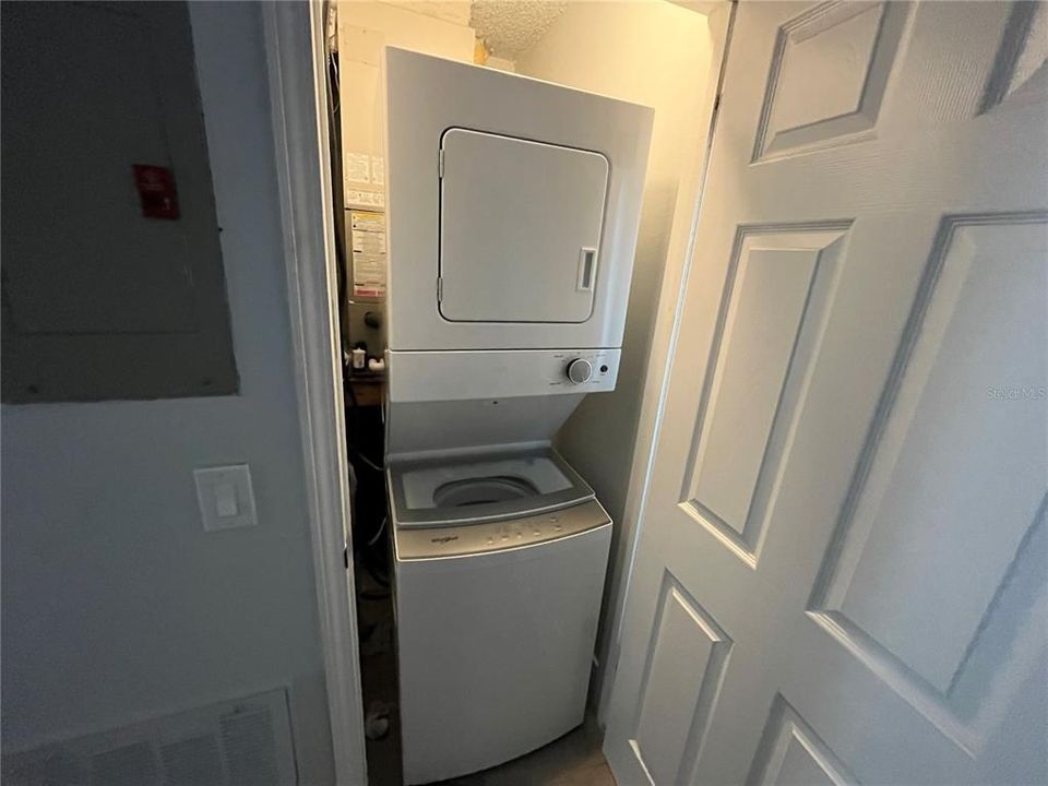 Recently Rented: $1,499 (1 beds, 1 baths, 595 Square Feet)