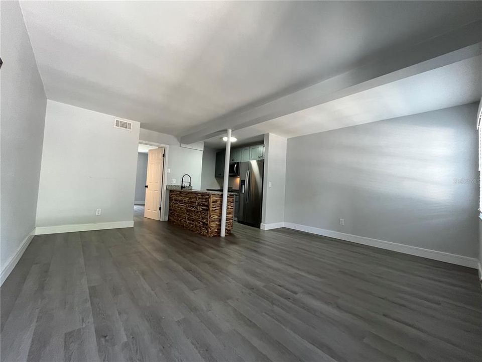 Recently Rented: $1,499 (1 beds, 1 baths, 595 Square Feet)