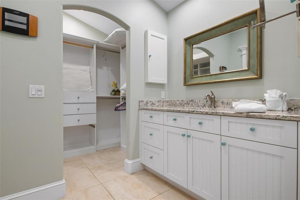 Primary bath on main level with walk in closet