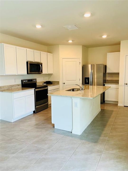 Active With Contract: $2,400 (3 beds, 2 baths, 1961 Square Feet)