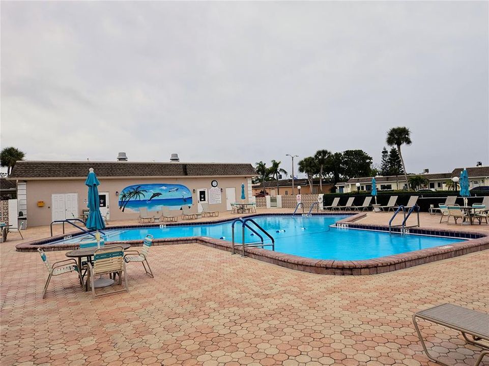 Active With Contract: $1,550 (1 beds, 1 baths, 700 Square Feet)