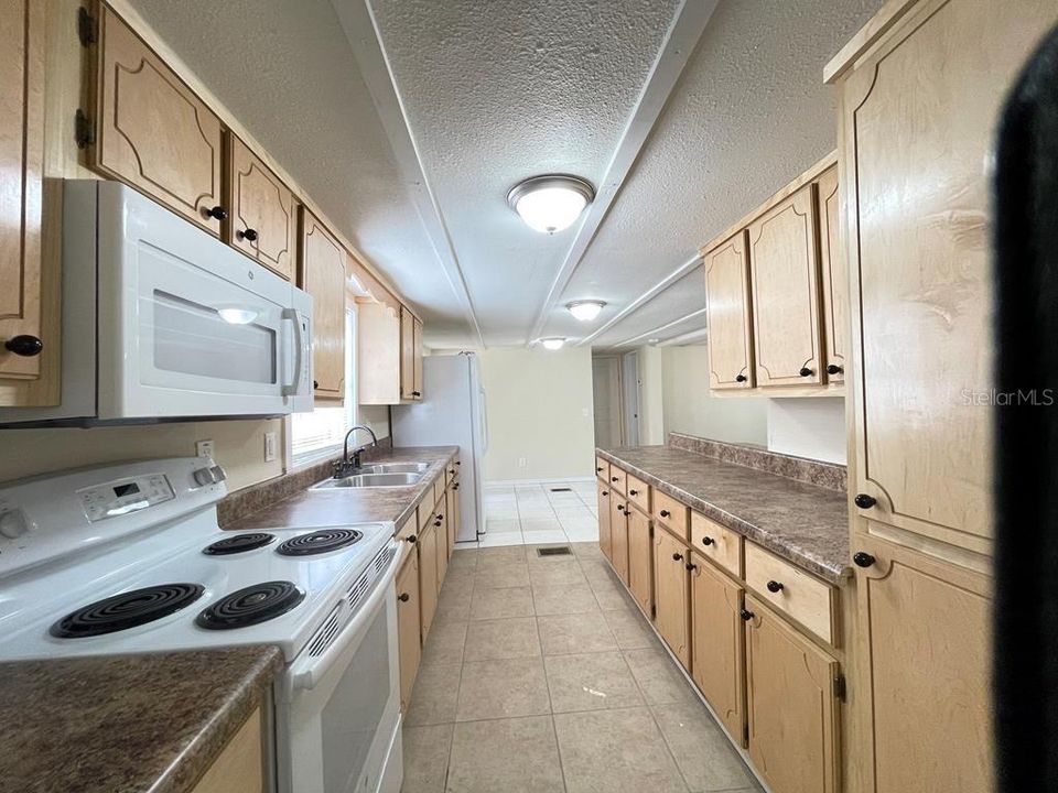 For Sale: $134,900 (3 beds, 2 baths, 960 Square Feet)