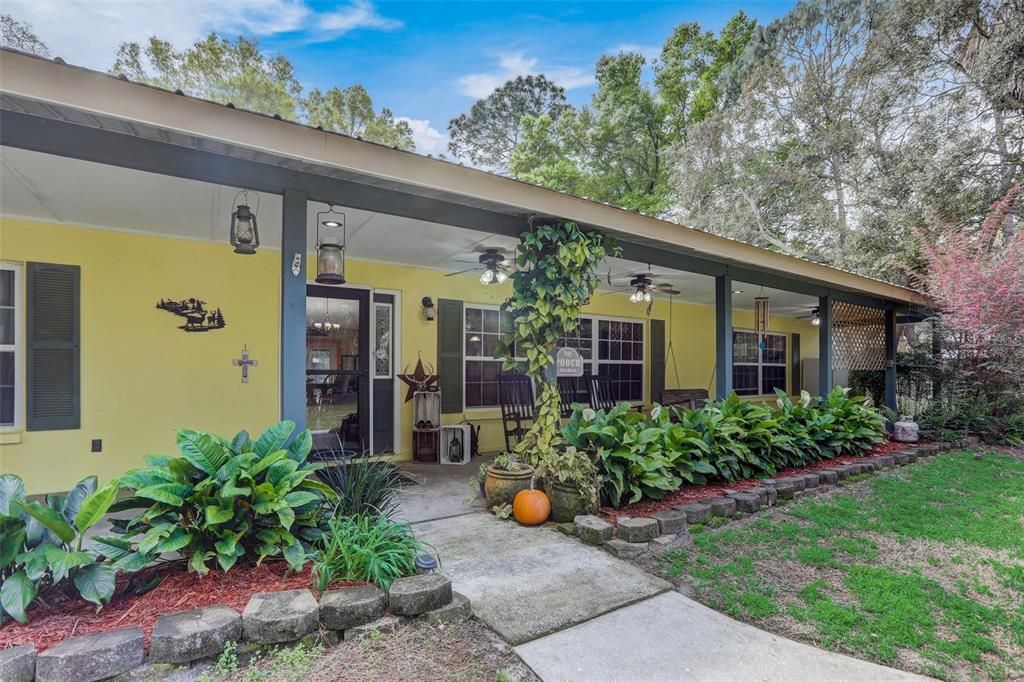 Recently Sold: $375,000 (4 beds, 2 baths, 2240 Square Feet)