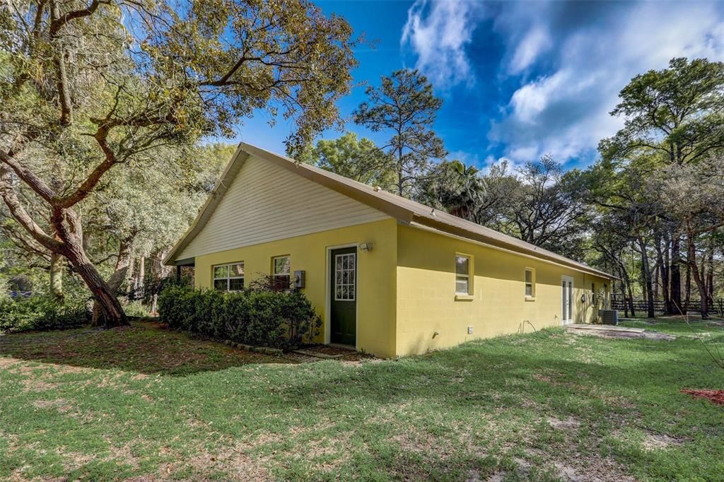 Recently Sold: $375,000 (4 beds, 2 baths, 2240 Square Feet)