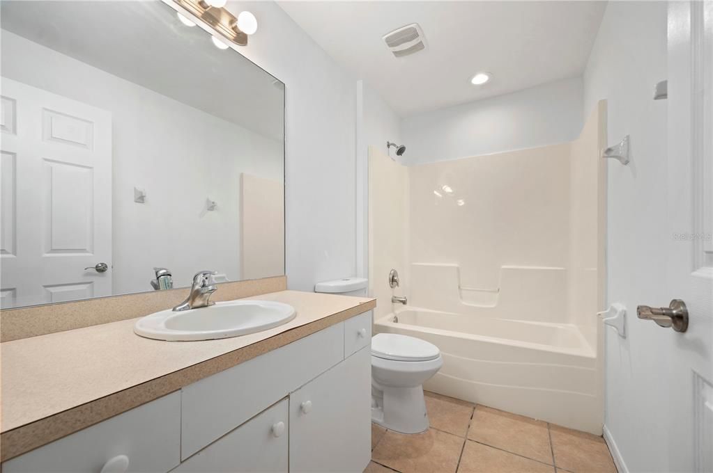For Sale: $315,000 (3 beds, 2 baths, 1408 Square Feet)