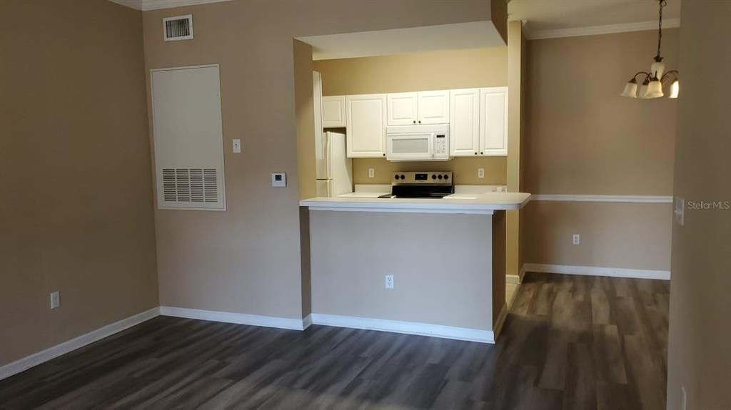 For Rent: $1,600 (1 beds, 1 baths, 753 Square Feet)