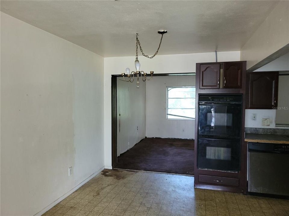 Active With Contract: $190,000 (3 beds, 1 baths, 1440 Square Feet)