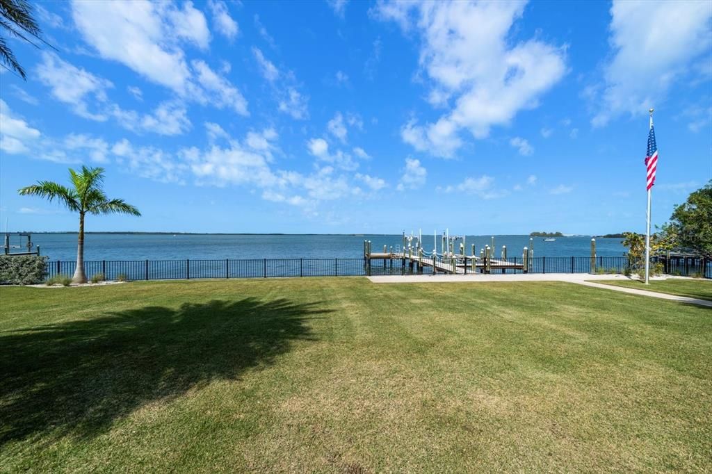 Recently Sold: $5,999,999 (3 beds, 4 baths, 5065 Square Feet)