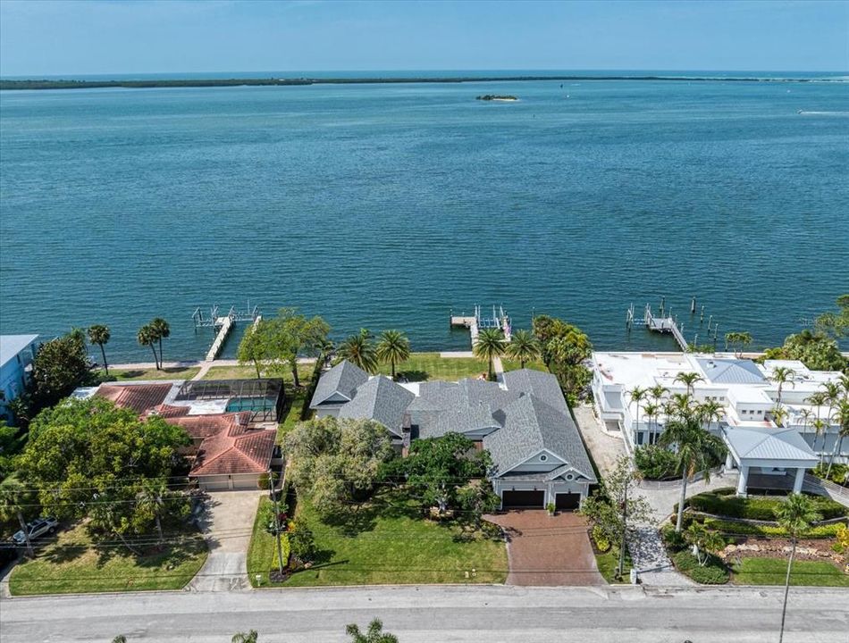 Recently Sold: $5,999,999 (3 beds, 4 baths, 5065 Square Feet)