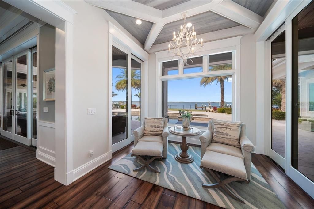 Recently Sold: $5,999,999 (3 beds, 4 baths, 5065 Square Feet)