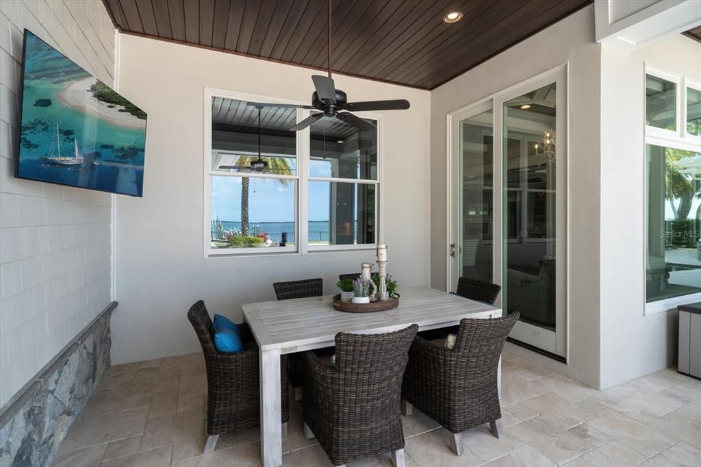 Recently Sold: $5,999,999 (3 beds, 4 baths, 5065 Square Feet)