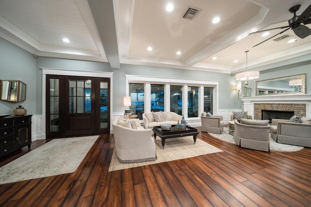 Recently Sold: $5,999,999 (3 beds, 4 baths, 5065 Square Feet)