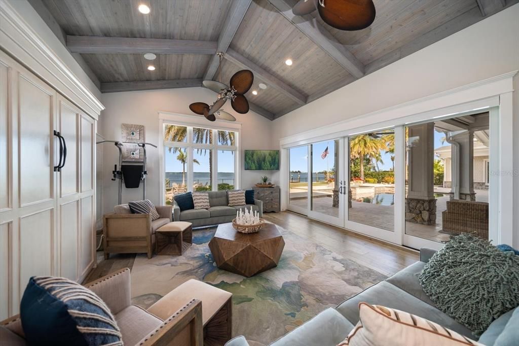 Recently Sold: $5,999,999 (3 beds, 4 baths, 5065 Square Feet)