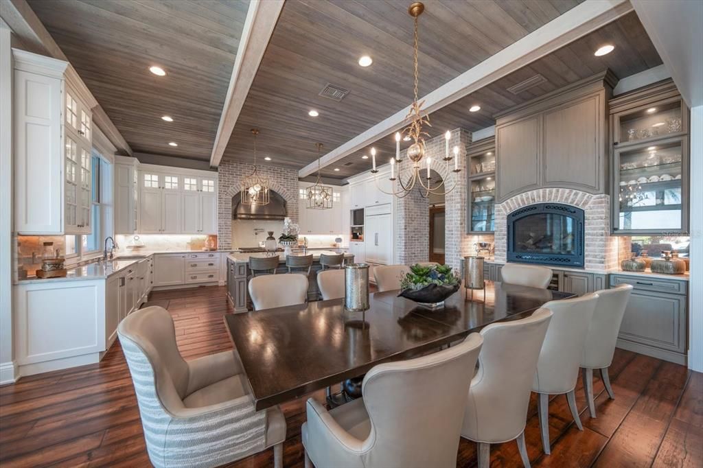 Recently Sold: $5,999,999 (3 beds, 4 baths, 5065 Square Feet)