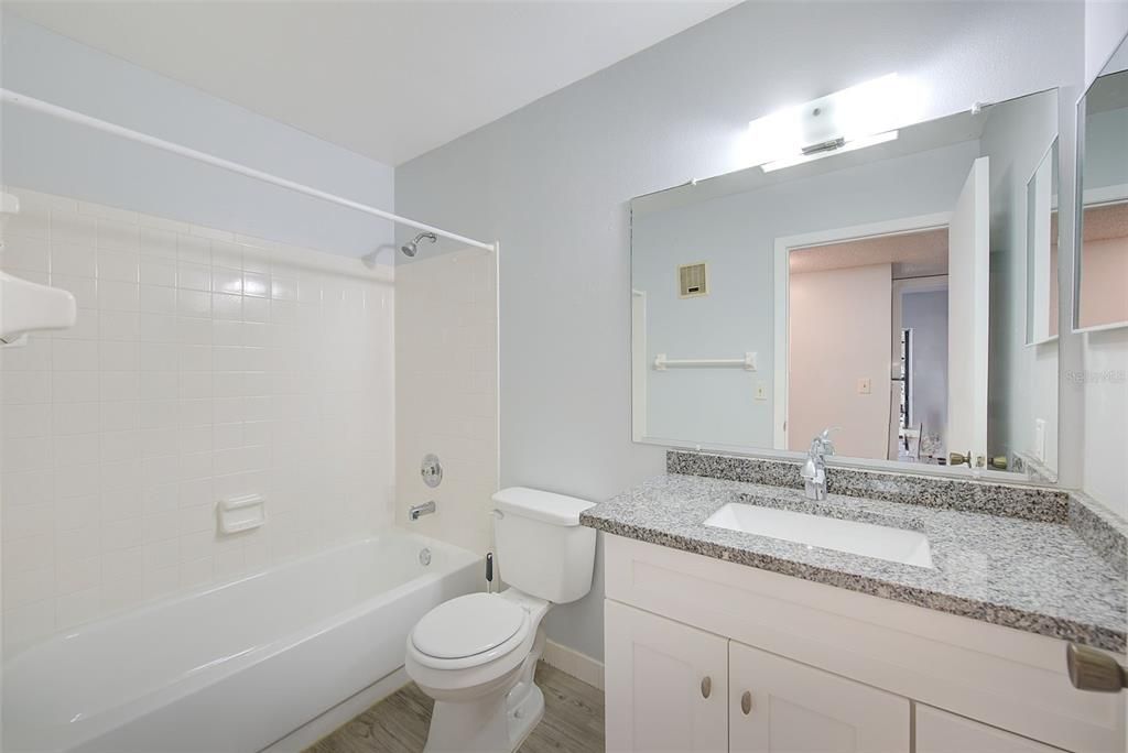 Active With Contract: $1,550 (1 beds, 2 baths, 825 Square Feet)
