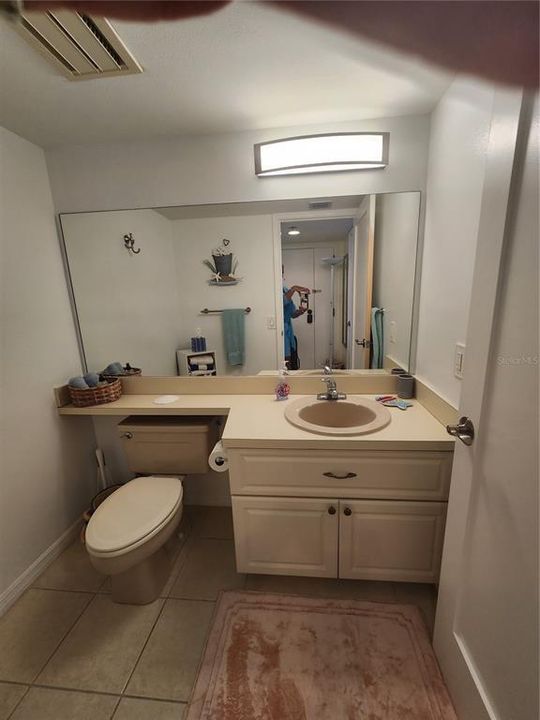 For Rent: $2,300 (1 beds, 1 baths, 950 Square Feet)