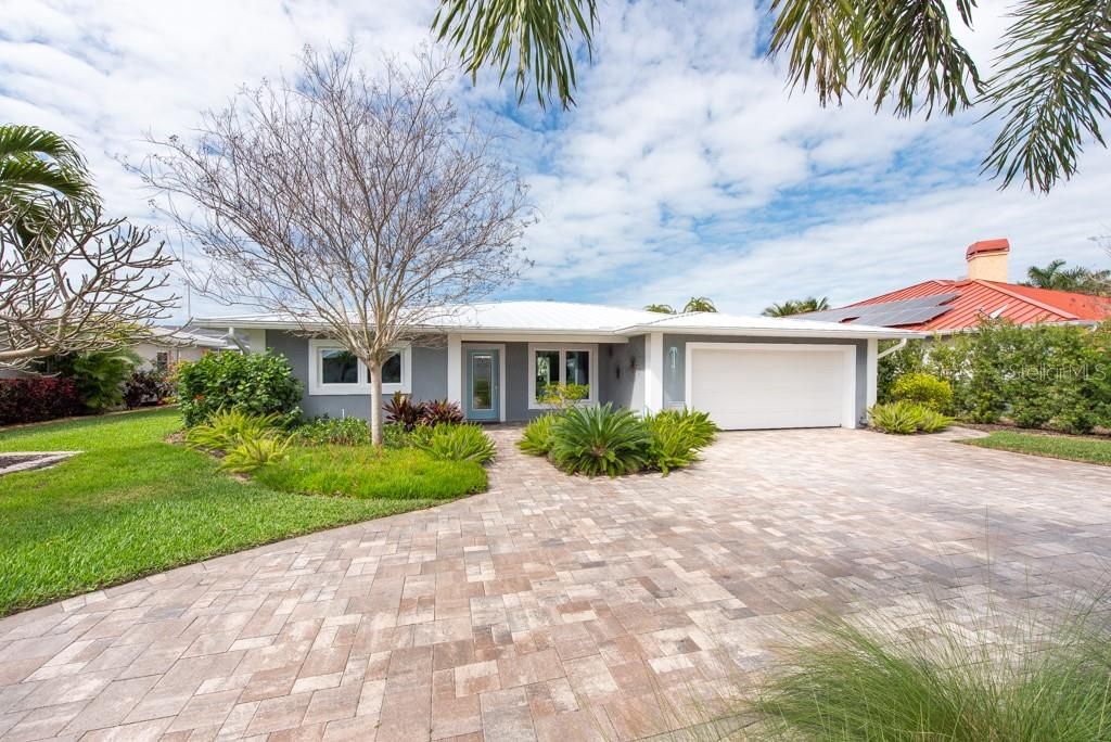 Recently Sold: $1,500,000 (3 beds, 3 baths, 1860 Square Feet)