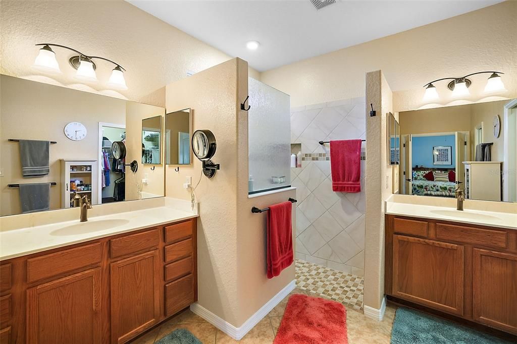 Roman Shower, His & Hers Sinks, separate WC