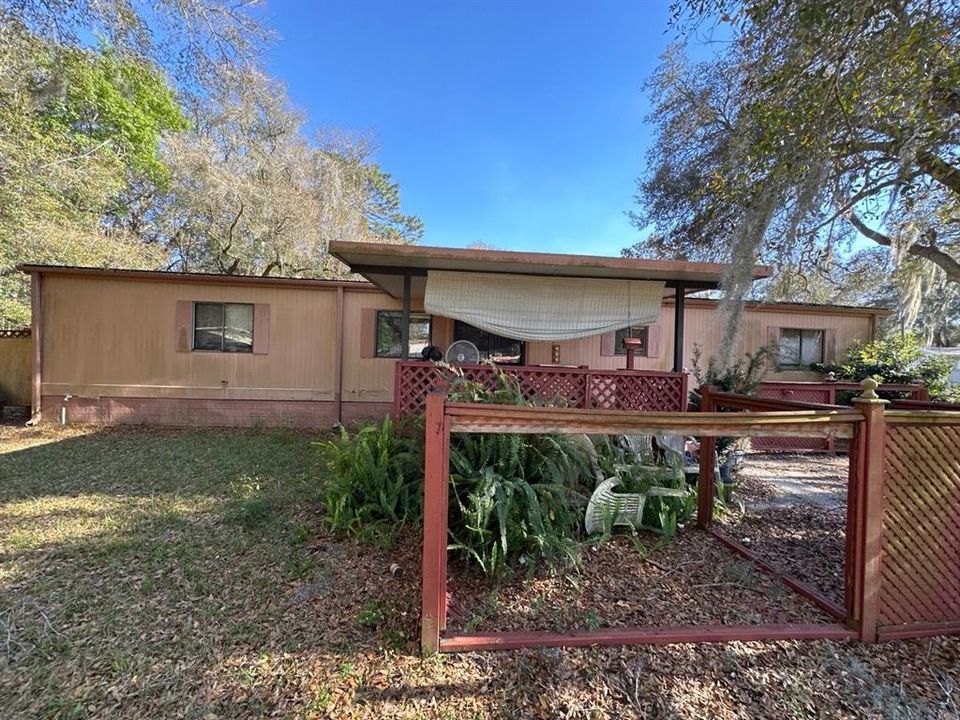 Active With Contract: $79,000 (3 beds, 2 baths, 1247 Square Feet)