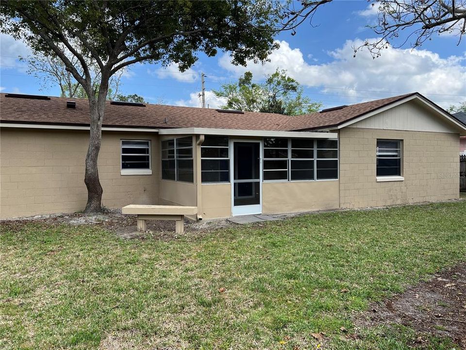 Recently Sold: $328,000 (3 beds, 2 baths, 1320 Square Feet)
