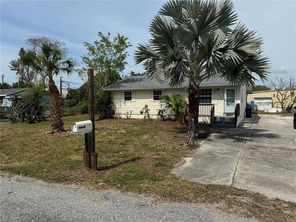 Recently Sold: $289,999 (3 beds, 2 baths, 1200 Square Feet)