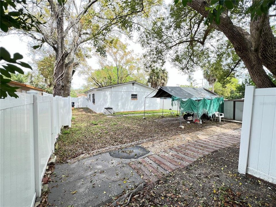 For Sale: $290,000 (3 beds, 1 baths, 1056 Square Feet)