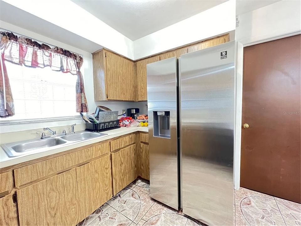 For Sale: $290,000 (3 beds, 1 baths, 1056 Square Feet)