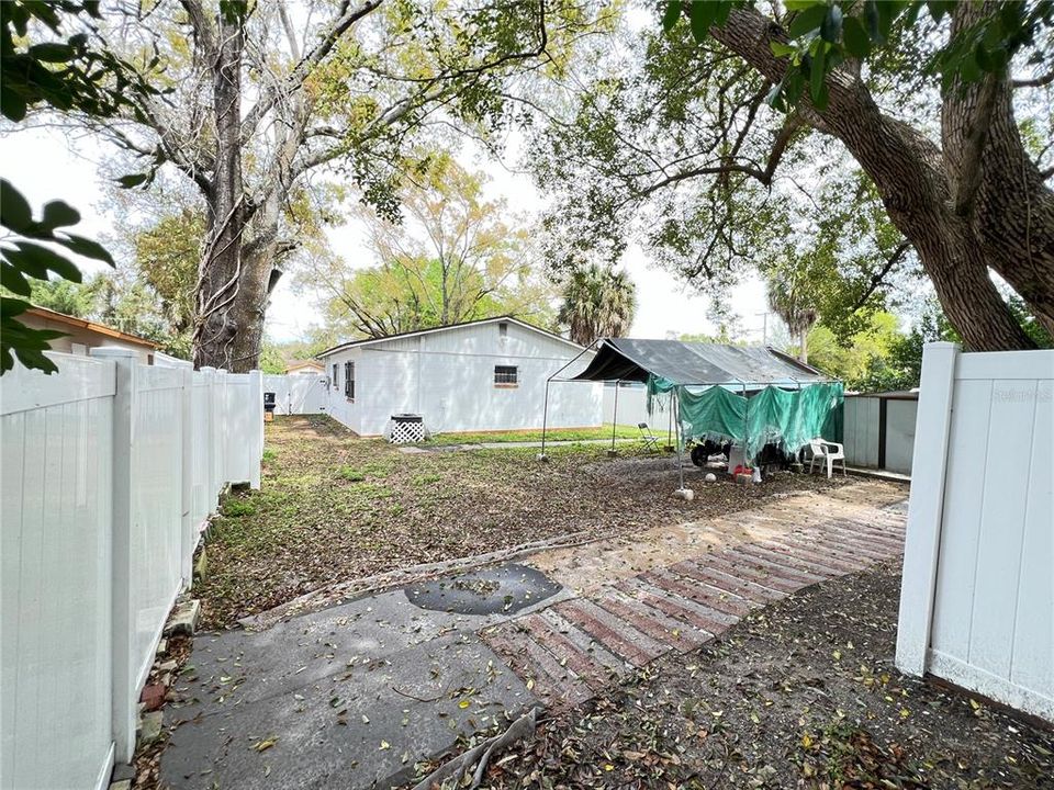 For Sale: $290,000 (3 beds, 1 baths, 1056 Square Feet)