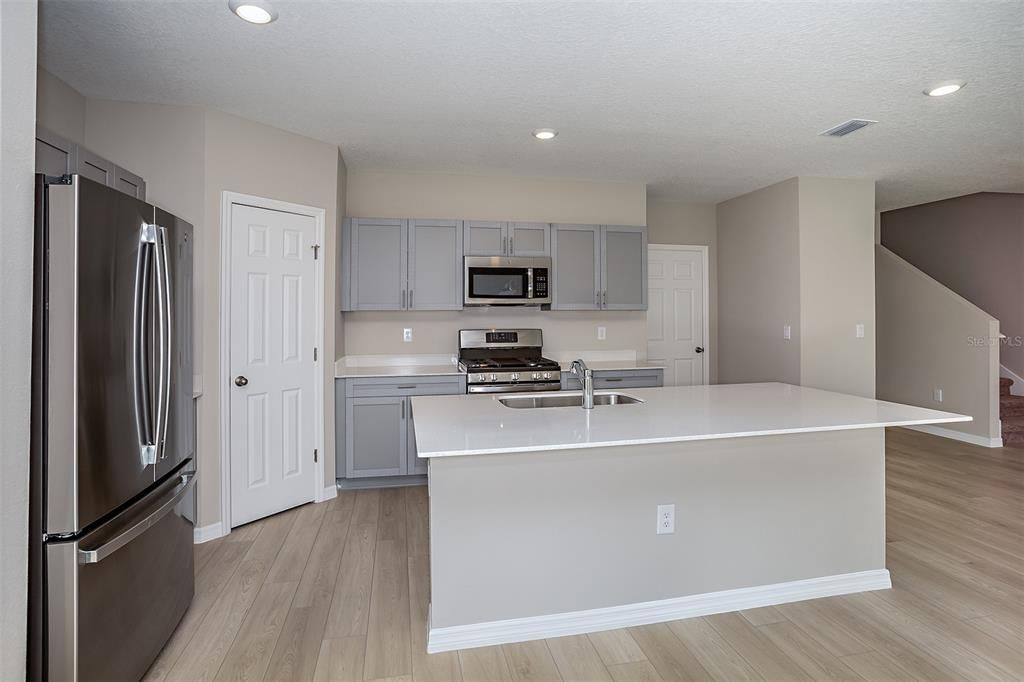 Active With Contract: $342,990 (4 beds, 2 baths, 2039 Square Feet)