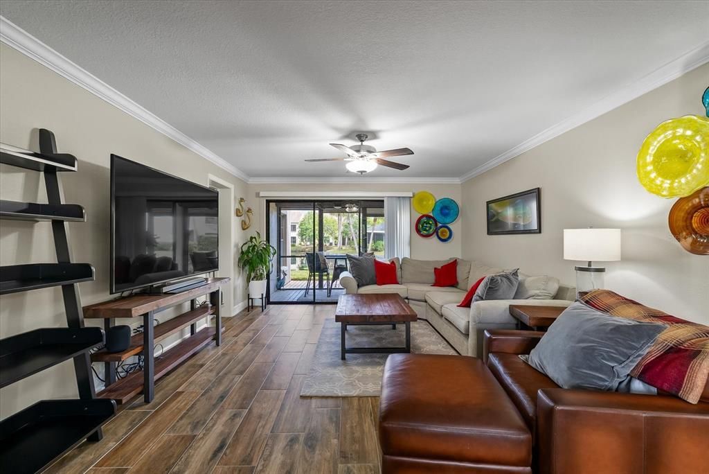 Recently Sold: $305,000 (2 beds, 2 baths, 1185 Square Feet)