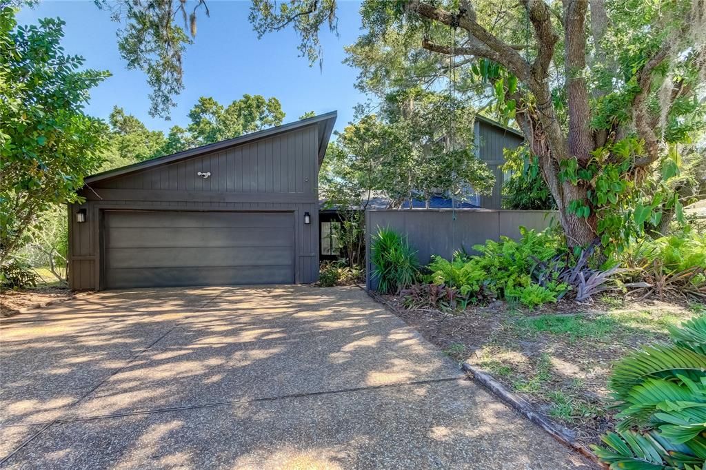 For Sale: $850,000 (4 beds, 2 baths, 2162 Square Feet)