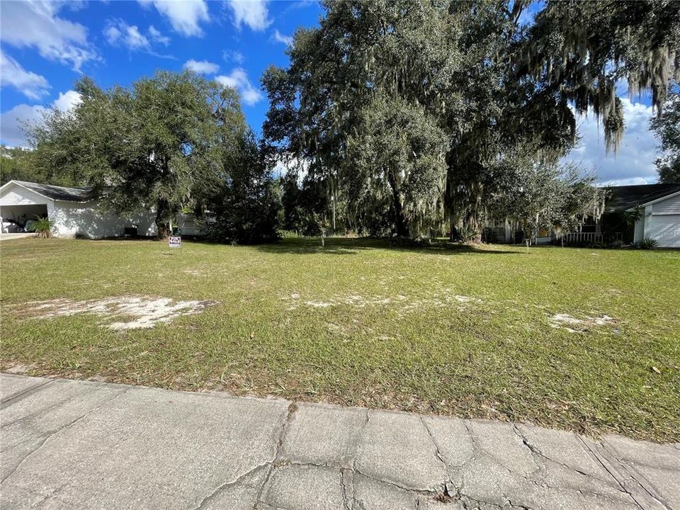 For Sale: $40,000 (0.11 acres)
