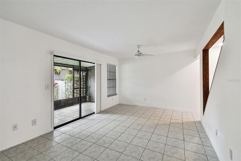 Active With Contract: $230,000 (2 beds, 2 baths, 1092 Square Feet)