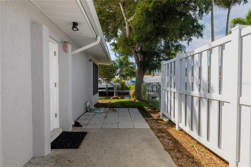 Recently Sold: $849,000 (3 beds, 2 baths, 1869 Square Feet)