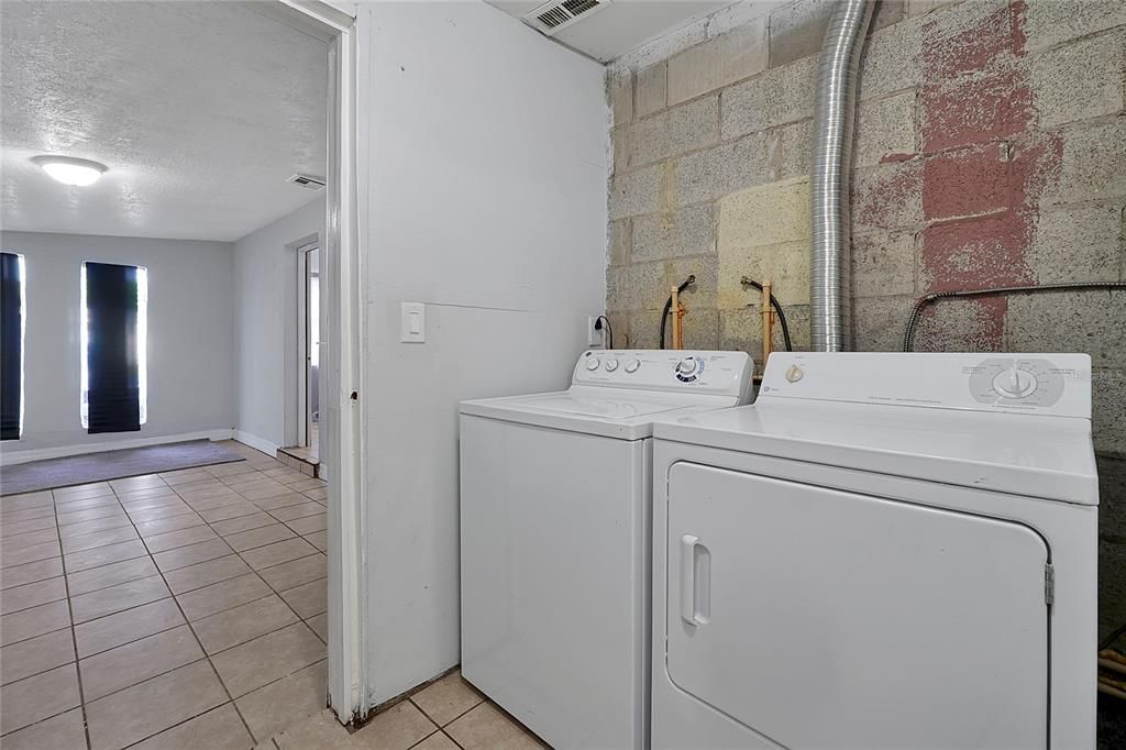 For Sale: $249,990 (3 beds, 1 baths, 1440 Square Feet)