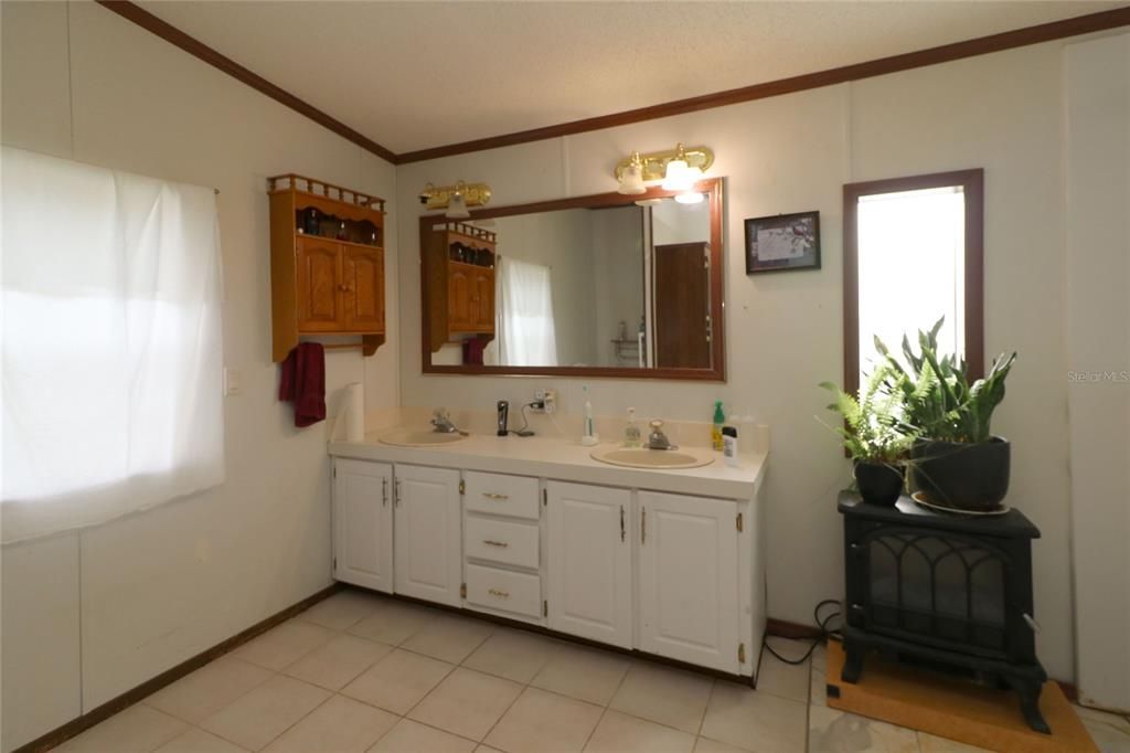 & ensuite bath with double sinks...