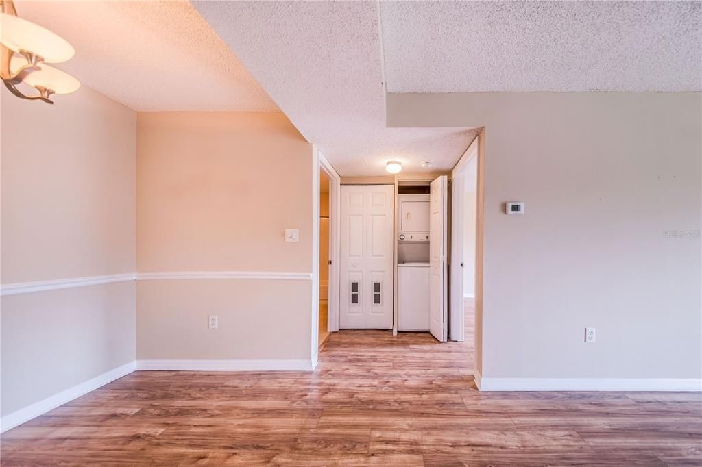 For Sale: $199,990 (2 beds, 2 baths, 916 Square Feet)