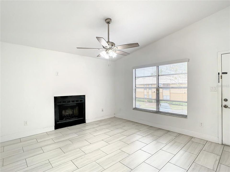 Recently Rented: $1,800 (2 beds, 2 baths, 851 Square Feet)