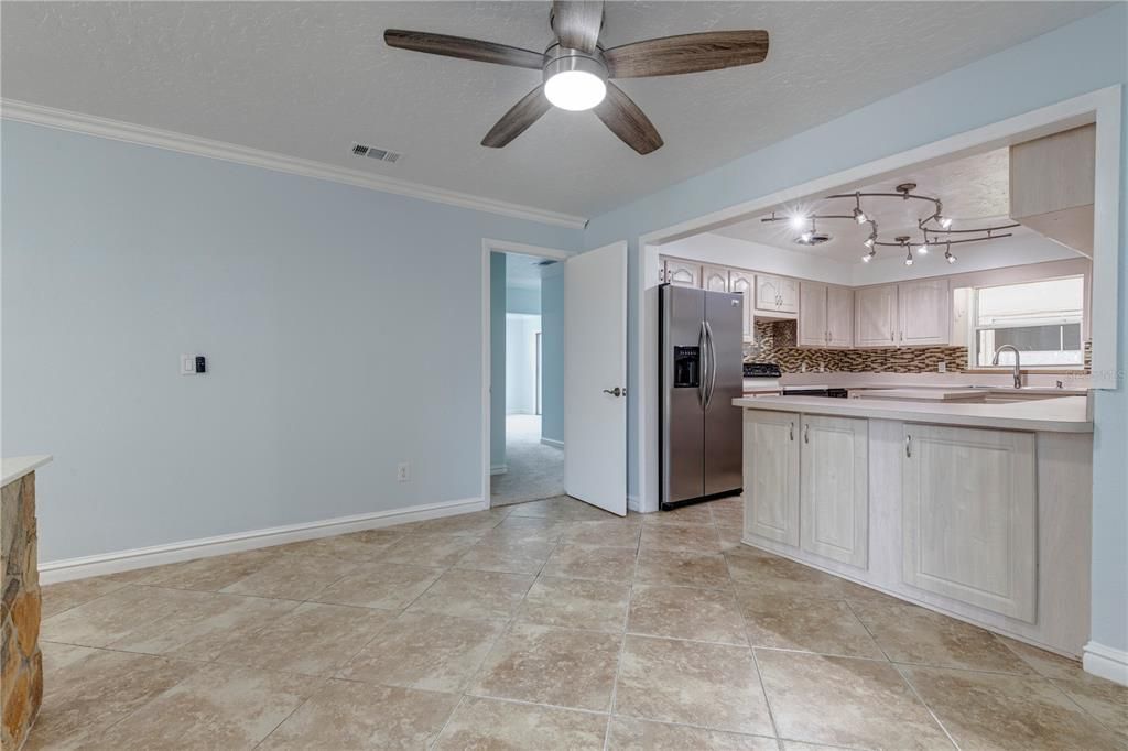 Active With Contract: $470,000 (3 beds, 2 baths, 2622 Square Feet)