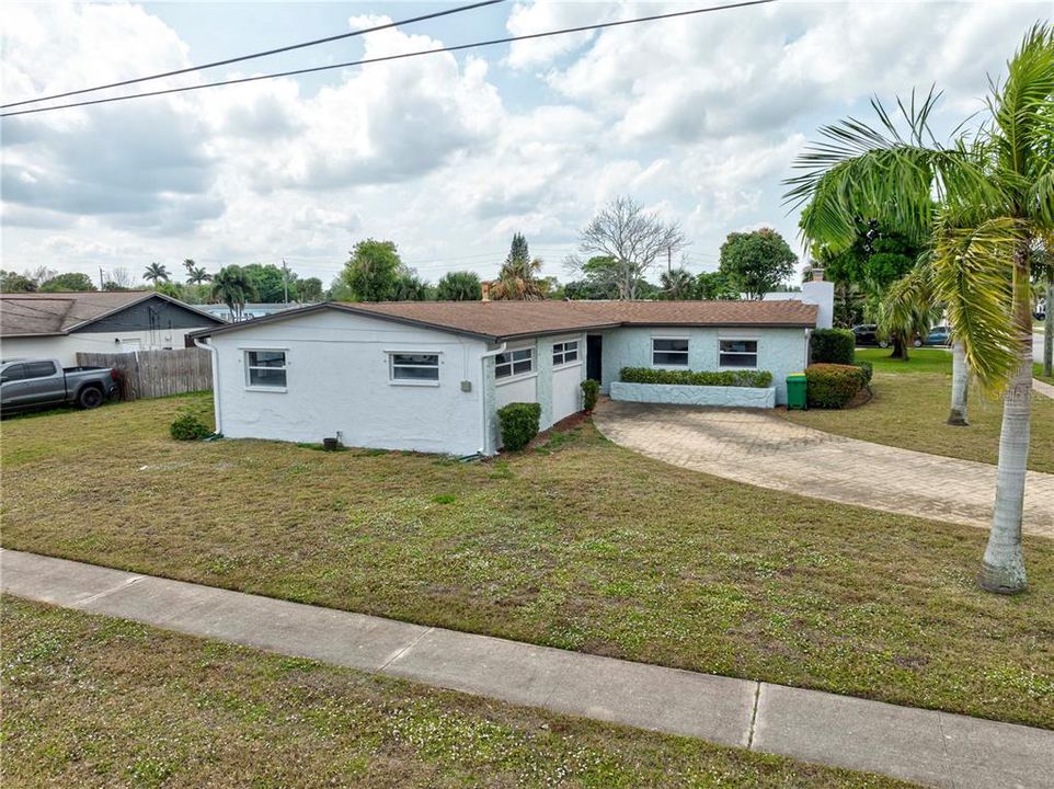 Recently Sold: $470,000 (3 beds, 2 baths, 2622 Square Feet)