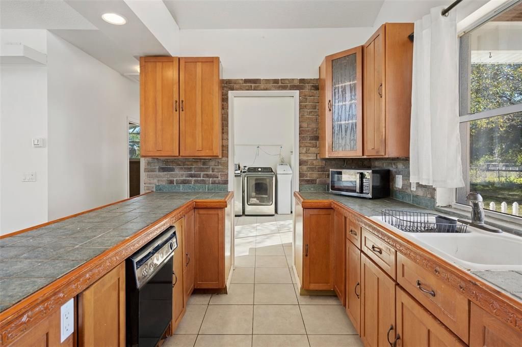 Recently Sold: $560,000 (2 beds, 2 baths, 1500 Square Feet)