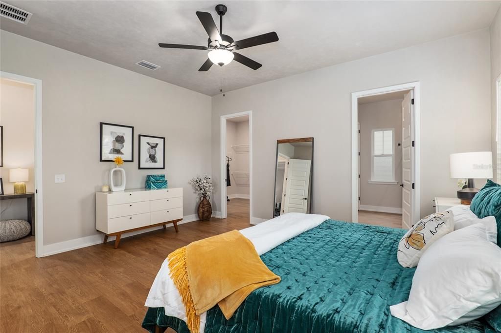 Active With Contract: $499,000 (3 beds, 2 baths, 2162 Square Feet)