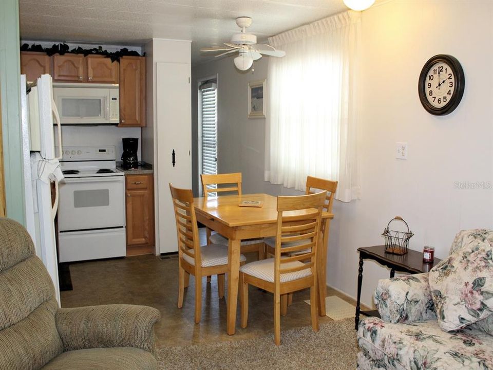 For Sale: $79,900 (2 beds, 2 baths, 672 Square Feet)