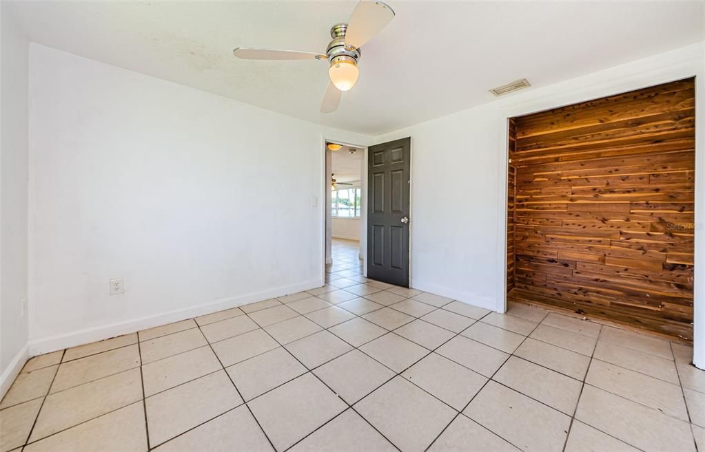 For Sale: $165,000 (2 beds, 1 baths, 848 Square Feet)