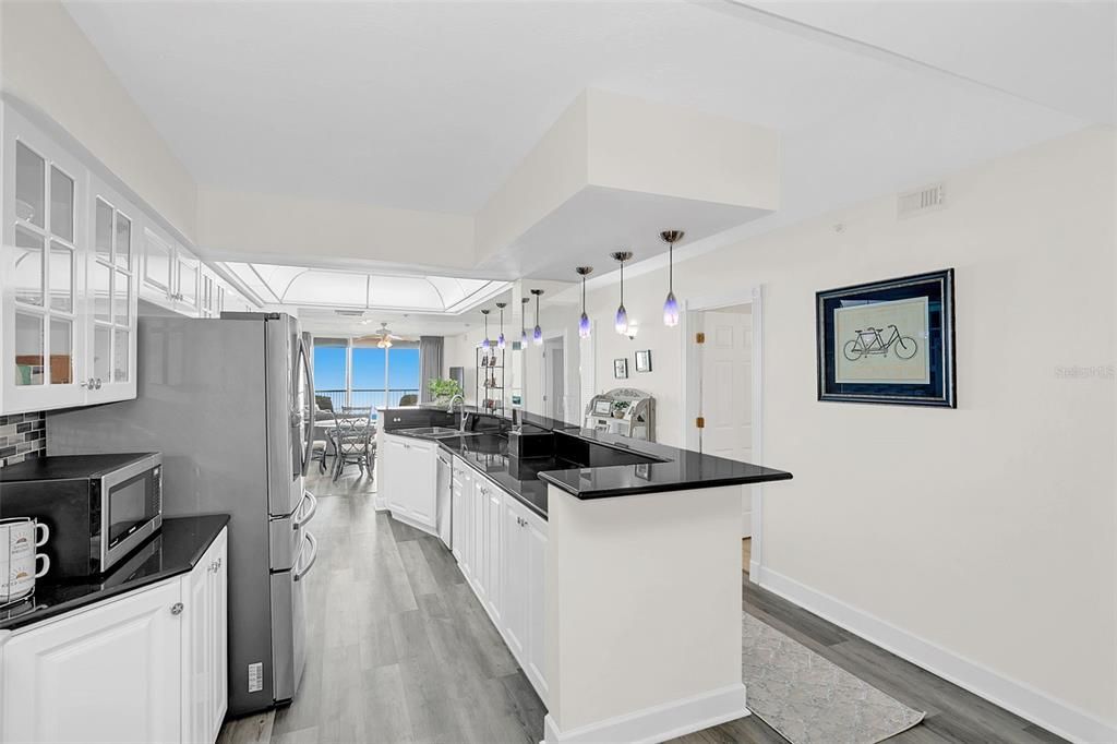 Active With Contract: $635,000 (2 beds, 2 baths, 1395 Square Feet)