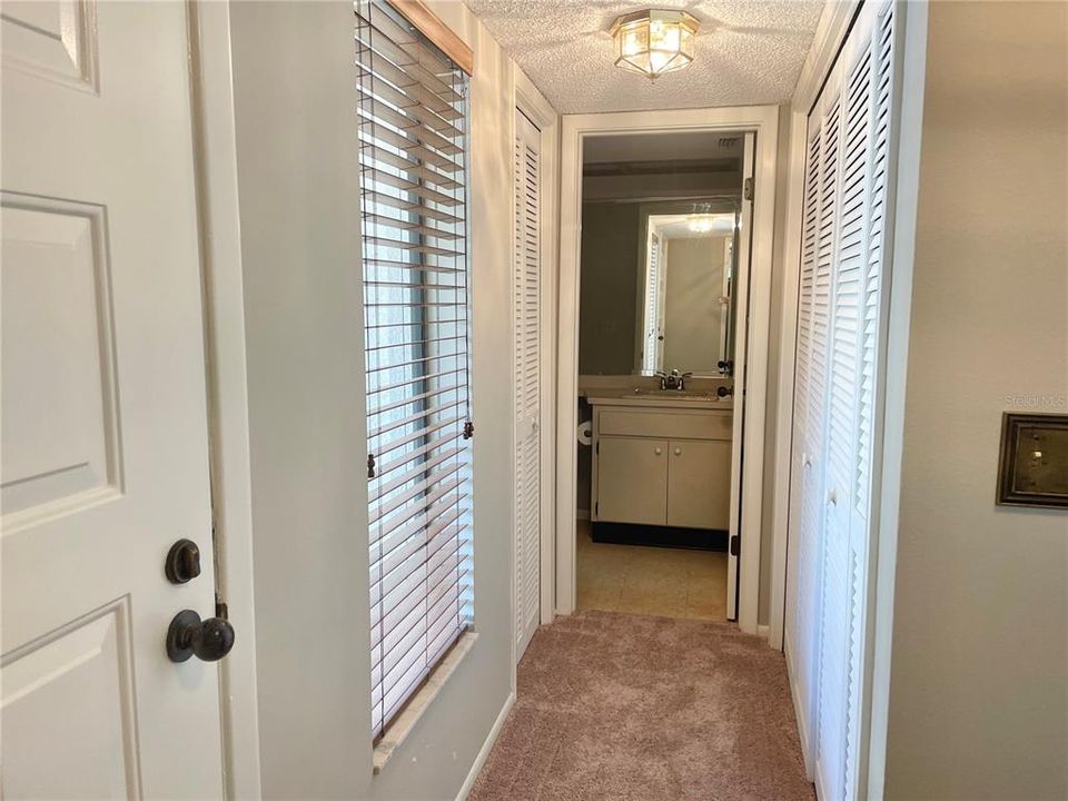 Active With Contract: $149,900 (1 beds, 1 baths, 815 Square Feet)